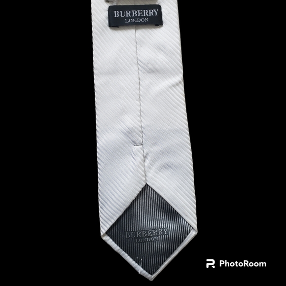 Burberry Tie - Picture 2 of 5